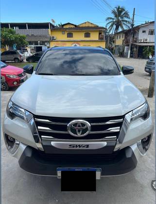 TOYOTA HILUX SW4 2.8 SRX DIAMOND 4X4 7 LUGARES 16V TURBO INTERCOOLER DIESEL 4P AUTOMÁTICO